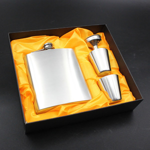 Botella de Licor de Cuero Personalizada de 6/7/8 oz, Botella de Vino de Acero Inoxidable, Juego de Regalo con Embudo para <span class=keywords><strong>Whisky</strong></span> y Vino - Product Image 2