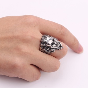 Anillo de Acero Inoxidable Estilo Hip Hop, Chapado en Oro, con Diseño de Medusa, Diosa Griega Antigua, Serpiente - Product Image 2