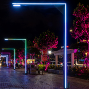 Lámparas de poste triangulares integradas con tira LED para iluminación de paisajes, decoración de calles y zonas peatonales. - Product Image 6