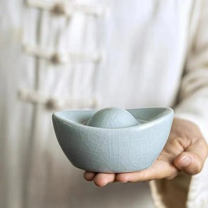 เครื่องประดับเซรามิก Ru Ware Crackle Ingot สีฟ้า งานแฮนด์เมด ของตกแต่งโต๊ะ ของตกแต่งบ้าน - Product Image 1