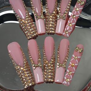 Prix d'usine, vente en gros : Faux ongles à presser faits main, couvrance totale, forme bec de canard long, en acrylique de luxe, motif étoile et papillon - Product Image 2