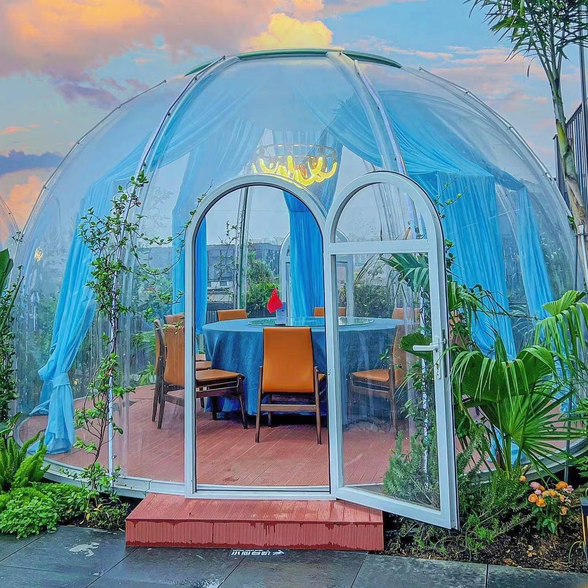 Orient Classic 5 Star Detachable Sun Sheets Transparent Modern Outdoor Space PC Embossed Bubble House Design for Hotel Outdoor
