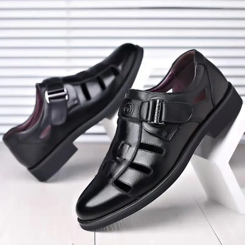2024 été nouvelles sandales en cuir souple hommes en cuir véritable chaussures décontractées moyen et personnes âgées respirant décontracté chaussures pour hommes