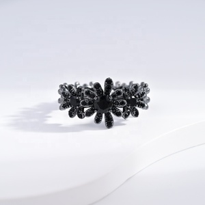 Bague unisexe en cuivre noir, style hip-hop, micro-pavée de zircon, avec pierre naturelle, motif fleur et étoile, plaquée or, style gothique, pour soirée - Product Image 3