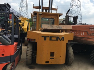 TCM 8 Ton <b>Used</b> Diesel Forklift 4WD Solid Tire Rough Terrain Heavy Duty Forklift Truck From USA - Product Image 1