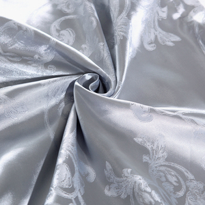 Design européen <span class=keywords><strong>240x260</strong></span> <span class=keywords><strong>Polyester</strong></span> Soie Satin Argent Jacquard <span class=keywords><strong>Housse</strong></span> <span class=keywords><strong>de</strong></span> <span class=keywords><strong>couette</strong></span> avec motif imprimé Ensemble <span class=keywords><strong>de</strong></span> literie <span class=keywords><strong>de</strong></span> luxe - Product Image 6