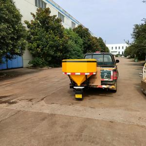 QK spalmatore di agenti per lo scioglimento della <span class=keywords><strong>neve</strong></span> <span class=keywords><strong>da</strong></span> 125kg, piccolo spalmatore di veicoli invernali per materiale di sabbia antiscivolo su strade ghiacciate e innevate - Product Image 1