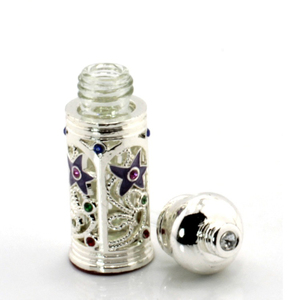 Bouteilles d'huile de <span class=keywords><strong>parfum</strong></span> vides décoratives rechargeables de 3ml en alliage et verre de style arabe moyen-orient Dubaï à l'ancienne - Product Image 3