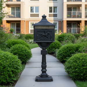 Boîte aux lettres moderne noire en aluminium moulé DB, sécurisée et étanche, à poser sur pied pour appartement, jardin, livraison de colis - Product Image 2