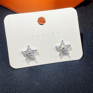 Orecchini a Forma di Stella a Cinque Punte per Donne, Accessori per Orecchie Semplici da Indossare Quotidianamente, per Outfit Casual e Regalo - Product Image 6