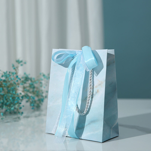 Sacchetto di carta d'imballaggio di acquisto del sacchetto di carta del regalo di Logo della stagnola di oro di <span class=keywords><strong>Jolly</strong></span> Eco su ordinazione all'ingrosso con la maniglia del nastro - Product Image 3