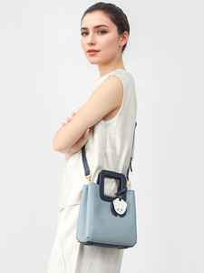Trendy Women is Bag 2025 Luxury Niche Design Bolso de hombro de gran capacidad Crossbody Purse - Product Image 4