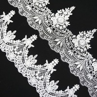 Dentelle décorative festonnée en maille brodée hydrosoluble de style français de luxe pour accessoires de robe de mariée