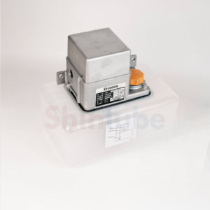 ปั๊มลูกสูบไฟฟ้าโชวะ รุ่นดั้งเดิม LCB 4 8210 200V 0.1ลิตร/นาที 1.2MPa ระบบหล่อลื่น 6 ลิตร - Product Image 2