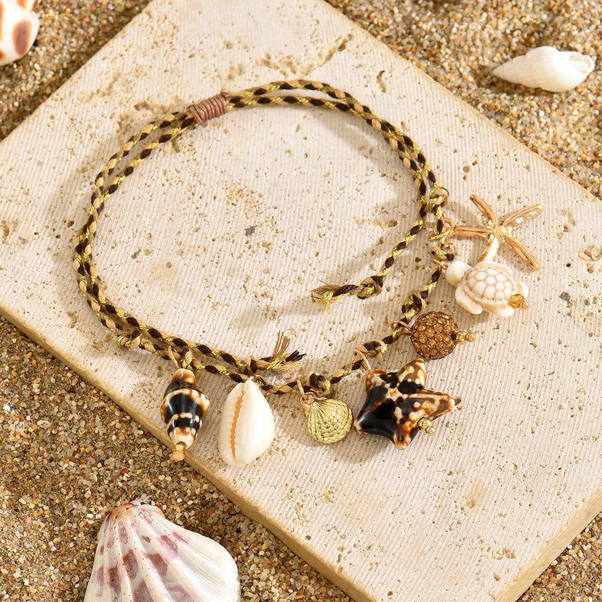 สีน้ำตาล