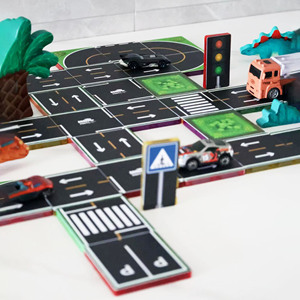 MNTL Enfants Creative Building Magnet Tile Construction Fun Toys 46pcs Magnetic Tiles Road Railway Toppers with Traffic Sign - Product Image 5