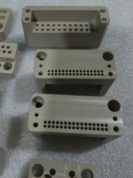 Boîtier en plastique PEEK sur mesure usiné CNC, usinage de l'acier, de l'aluminium, du laiton, de l'alliage de cuivre, tournage, fraisage, perçage, électroérosion à fil, usine OEM ODM