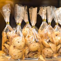 Sac en plastique pour gâteau de dessert en BOPP de qualité alimentaire recyclé avec poignée Flexiloop, taille et couleur personnalisables