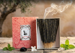 Parfum exclusif Dakshita Meditation Signature, mélange aromatique botanique premium, arôme apaisant, élégant et harmonieux, luxe - Product Image 4