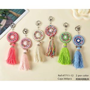 Portachiavi in Stile Etnico LLAVERO con Nappa Colorata, Ciondolo Decorativo, Accessorio - Product Image 3
