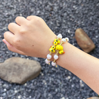 Collier ras-de-cou perlé tendance avec breloque canard jaune de dessin animé, plaqué or 18 carats, et ensemble de bijoux bracelet en perles d'eau douce pour femme