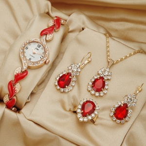 Nuevo Conjunto de Reloj de Pulsera de Cuarzo y Brazalete de Aleación con Hojas para Mujer, Versátil y a la Moda, Suministro Directo de Fábrica, Dropshipping - Product Image 5