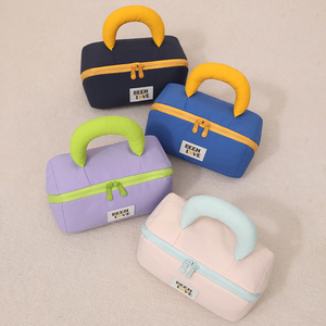 Pochette de rangement matelassée personnalisée en nylon imperméable et rembourrée pour sac de voyage, organiseur de cosmétiques, trousse de maquillage avec fermeture éclair et poignée - Product Image 4