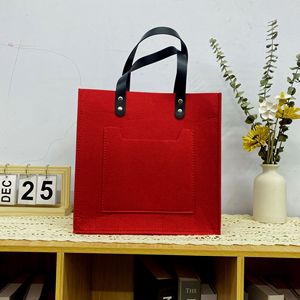 Sac fourre-tout en feutre 32x28x14cm Rouge Carré Sac cadeau promotionnel non tissé - Product Image 1