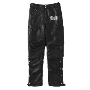 Pantalon en cuir noir souple avec logo personnalisé, pantalon de haute qualité, coupe droite, coupe et couture, pantalon en cuir slim fit pour homme avec poche - Product Image 3
