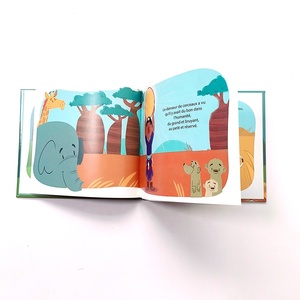 การพิมพ์หนังสือบอร์ดบุ๊ค เรื่องราวลับๆ ของกระรอกก่อนนอน หนังสือสัตว์สำหรับเด็กอนุบาล หนังสือการศึกษาสำหรับเด็ก <span class=keywords><strong>กระดาษ</strong></span>ออฟเซ็ต ปกแข็ง ปั๊มนูน - Product Image 3