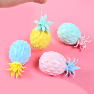 Pelota Antiestrés de TPR Personalizada con Forma de Verduras y Frutas, Juguete Sensorial Blandito y Sostenible: Patata, Zanahoria, Fresa, Naranja, Berenjena - Product Image 6