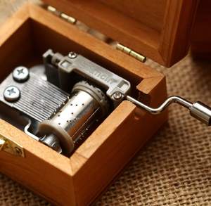 Caja Musical de madera caja de música Melody <span class=keywords><strong>Laputa</strong></span> <span class=keywords><strong>Castillo</strong></span> en <span class=keywords><strong>el</strong></span> <span class=keywords><strong>cielo</strong></span> - Product Image 4