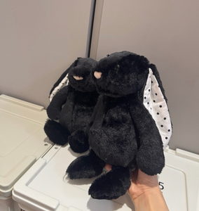 Peluche Coniglio Nero di Alta Qualità con Orecchie Lunghe e Morbide a Pois, Versione Limitata, con Base Appesantita - Product Image 3
