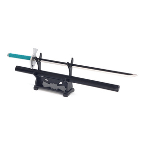 <span class=keywords><strong>One</strong></span> <span class=keywords><strong>Piece</strong></span> Anime <span class=keywords><strong>Charlotte</strong></span> Aardman famosa espada Pez Blanco samurái espada Metal Props llavero fantasma asesino espada juguete - Product Image 1