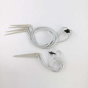 Kit d'irrigation goutte à goutte automatique 4 voies 2L 4L 8L avec émetteur en plastique 60cm blanc et flèche noire intégrée - Product Image 6