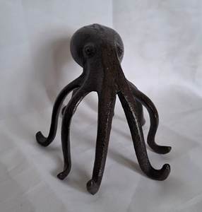 In ghisa polpo figurina porta Tablet con finitura Patina - Product Image 3