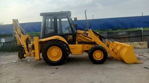 JCB 3CX que se puede adaptar a una variedad de accesorios multifuncionales que satisfacen diferentes necesidades de construcción - Product Image 4