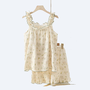 Set Pigiama Estivo da Donna Personalizzato in Cotone Traspirante, con Morbida Canotta e Pantaloncini con Elastico in Vita per Notti Confortevoli - Product Image 2