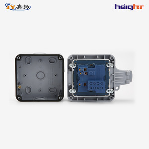 Caja de Conexión Exterior Impermeable con Puerto USB, Estándar IP44, Conexión a Tierra, 230V, Material ABS - Product Image 4