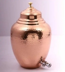 Pot d'eau en cuivre traditionnel robuste 6L pour usage familial disponible à un prix peu coûteux pour l'exportation en vrac - Product Image 3