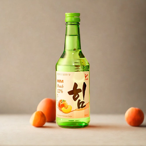 Soju à la pêche à faible teneur en alcool Liqueur coréenne de fruits emballée dans une bouteille avec motif - Product Image 1
