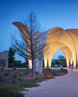 Grande structure d'ombre sculpturale extérieure en acier inoxydable autoportante, parcs publics de taille personnalisable, centres d'exposition