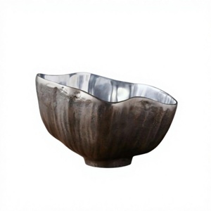 Frutero Decorativo de Metal con Base de Pedestal, Diseños Duraderos Hechos a Mano, Tazones para Servir Bocadillos y Galletas, Artículos de Decoración para el Hogar - Product Image 1