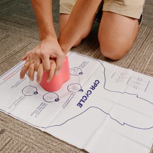 Modelo de Entrenamiento de RCP en Forma de Corazón <span class=keywords><strong>para</strong></span> Prácticas de Primeros Auxilios - Product Image 6