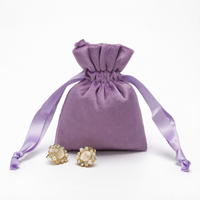 Petite pochette en velours personnalisée avec ruban en satin, sac à cordon en velours doux pour bijoux, emballage cadeau