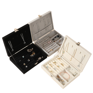 Boîte de rangement à bijoux en velours multi-compartiments, étui de présentation verrouillable avec boucle métallique pour colliers, bagues, boucles d'oreilles et bracelets - Product Image 1