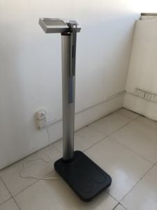 एकीकृत डिजिटल ऊंचाई रॉड के साथ वीजी DPS-550 भारी शुल्क नेत्र स्तर का डिजिटल स्केल - Product Image 6