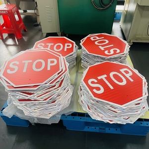Segnale di <span class=keywords><strong>Stop</strong></span> Stradale in Alluminio Conforme a MUTCD, Alta Intensità Prismatica, Resistente alle Intemperie, Grado Ingegneristico, Riflettente - Product Image 4