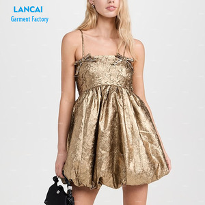 เดรสผ้าลื่นแขนกุดสีทองสำหรับผู้หญิงเสื้อผ้างานปาร์ตี้ตอนเย็นและลำลองฤดูร้อนออกแบบได้ตามต้องการ - Product Image 4