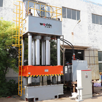 Presse hydraulique à chaud haute capacité pour palettes en bois, machine de fabrication de palettes en bois compressées à partir de sciure de bois